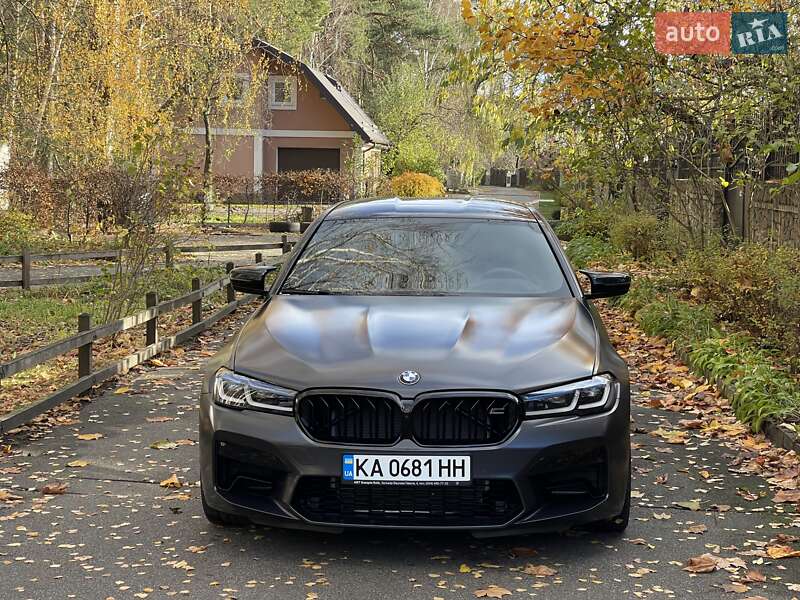 Седан BMW M5 2018 в Киеве