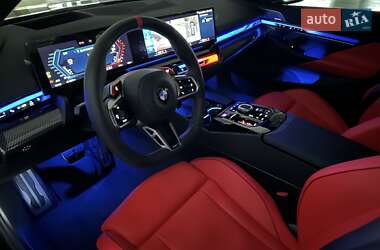 Седан BMW M5 2024 в 