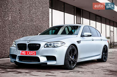 Седан BMW M5 2011 в Виноградове