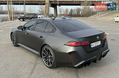 Седан BMW M5 2024 в 