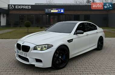 Седан BMW M5 2012 в Виноградові