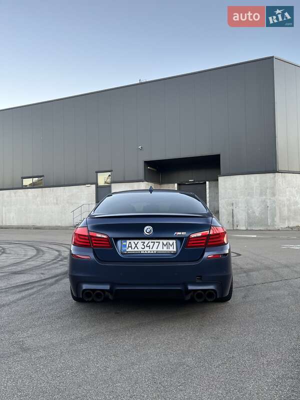 Седан BMW M5 2012 в Киеве