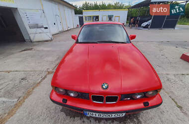 Седан BMW M5 1988 в 