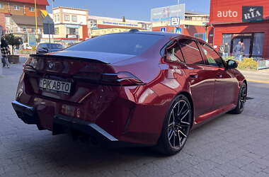Седан BMW M5 2025 в 