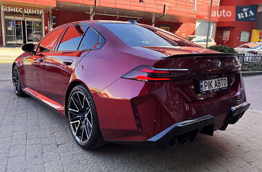 Седан BMW M5 2025 в 