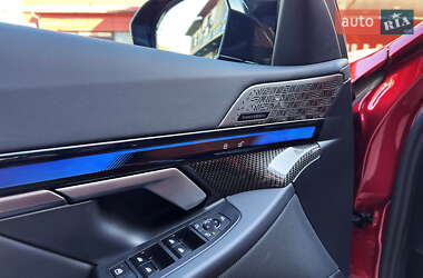 Седан BMW M5 2025 в 