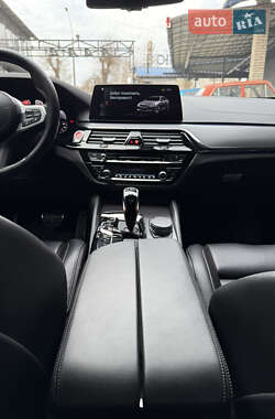Седан BMW M5 2019 в 