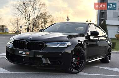 Седан BMW M5 2022 в 