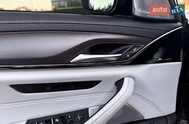 Седан BMW M5 2022 в 