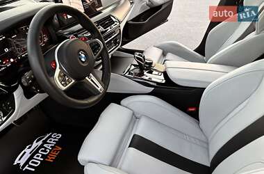 Седан BMW M5 2022 в 