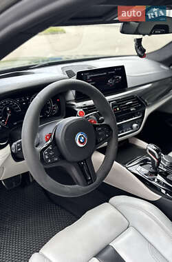 Седан BMW M5 2019 в 