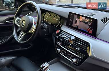 Седан BMW M5 2019 в 