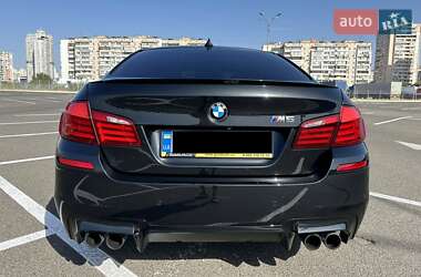 Седан BMW M5 2011 в 