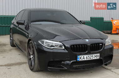 Седан BMW M5 2011 в 