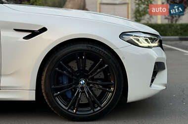 Седан BMW M5 2020 в 
