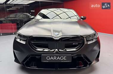Седан BMW M5 2025 в 
