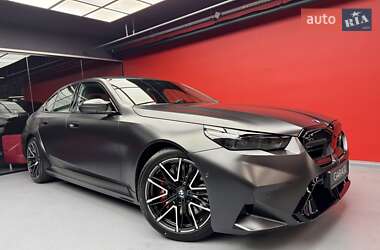 Седан BMW M5 2025 в 