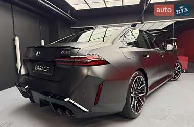 Седан BMW M5 2025 в 