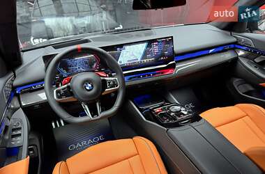 Седан BMW M5 2025 в 