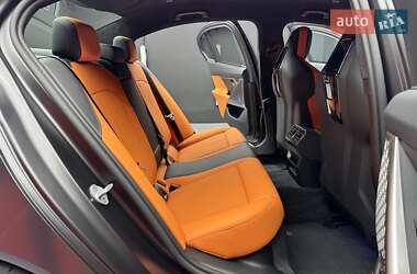 Седан BMW M5 2025 в 