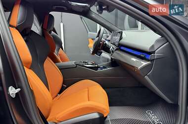 Седан BMW M5 2025 в 
