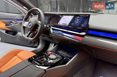 Седан BMW M5 2025 в 
