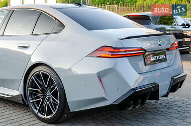Седан BMW M5 2025 в 
