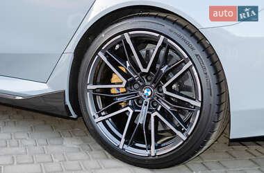 Седан BMW M5 2025 в 