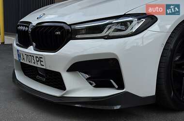 Седан BMW M5 2023 в 