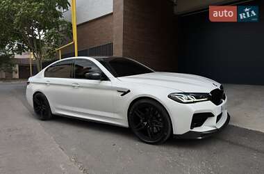 Седан BMW M5 2023 в 