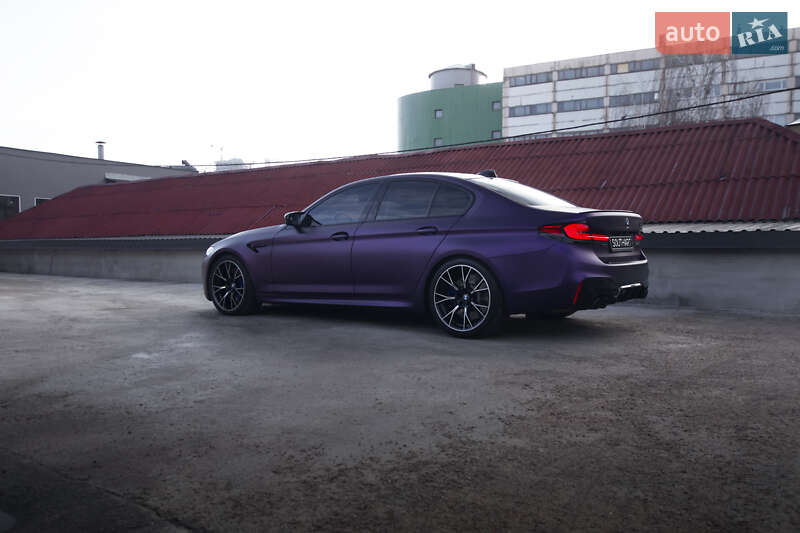 Седан BMW M5 2019 в 