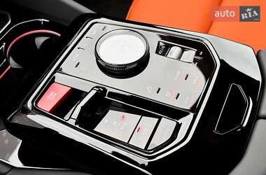 Седан BMW M5 2025 в 