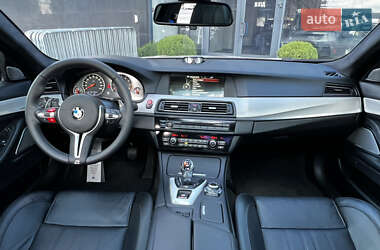Седан BMW M5 2013 в 
