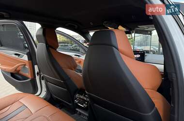Седан BMW M5 2020 в 