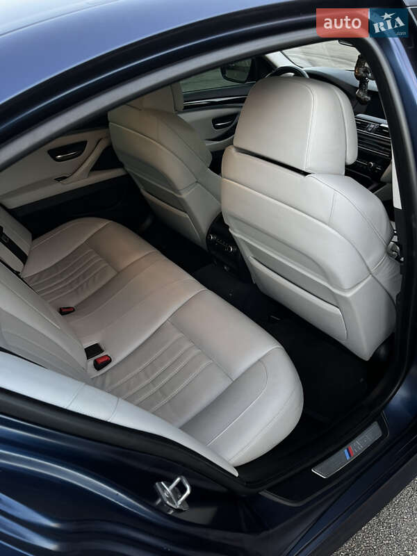 Седан BMW M5 2012 в Києві
