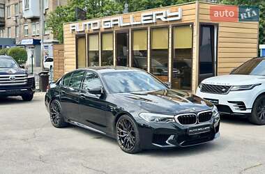 Седан BMW M5 2020 в Киеве