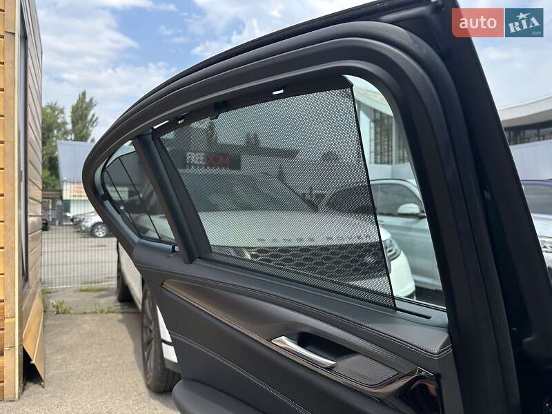 Седан BMW M5 2020 в Киеве