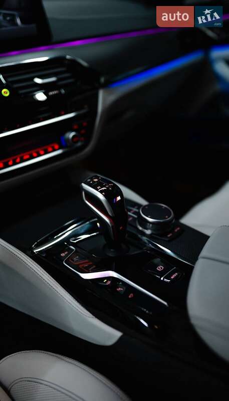 Седан BMW M5 2020 в Киеве