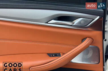 Седан BMW M5 2019 в 
