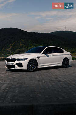 Седан BMW M5 2018 в Іршаві
