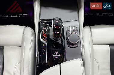 Седан BMW M5 2023 в 
