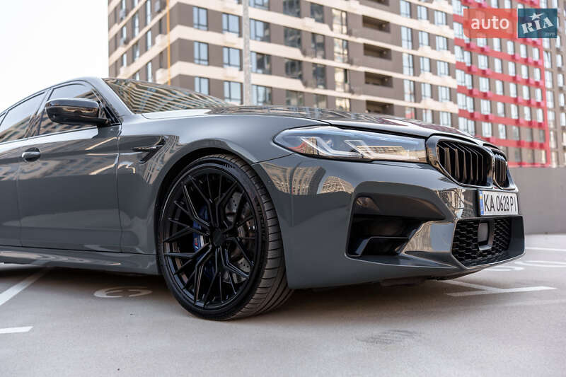 Седан BMW M5 2019 в Киеве