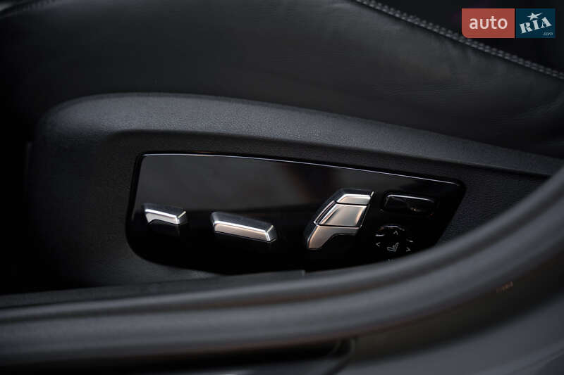Седан BMW M5 2019 в Киеве