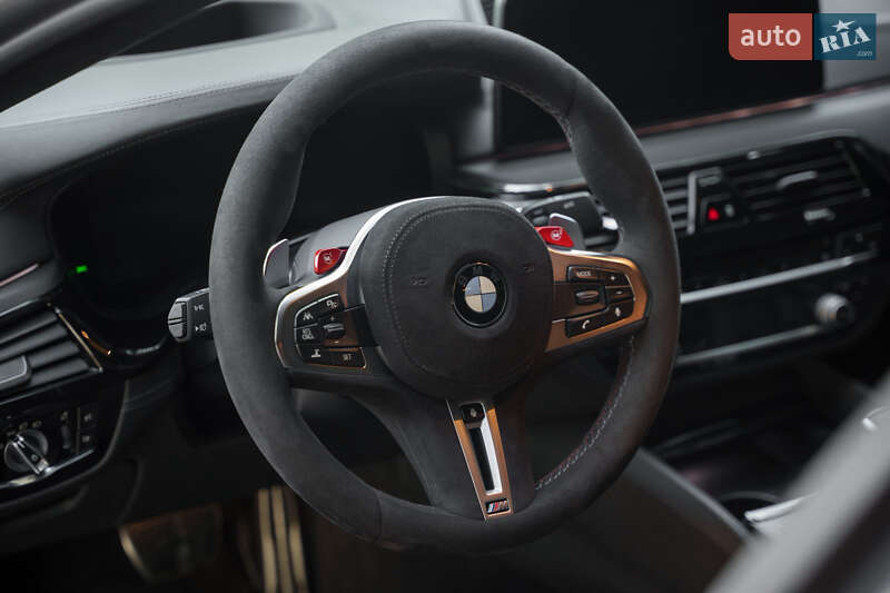 Седан BMW M5 2019 в Киеве