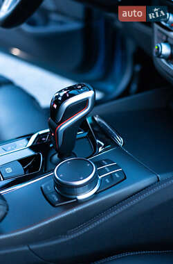 Седан BMW M5 2019 в 