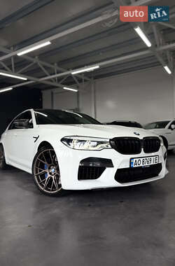 Седан BMW M5 2018 в Иршаве