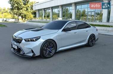 Седан BMW M5 2025 в 