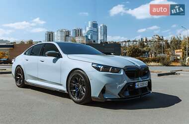Седан BMW M5 2025 в 