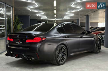 Седан BMW M5 2018 в 