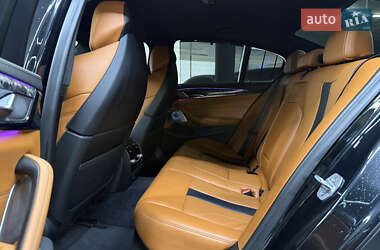 Седан BMW M5 2018 в 